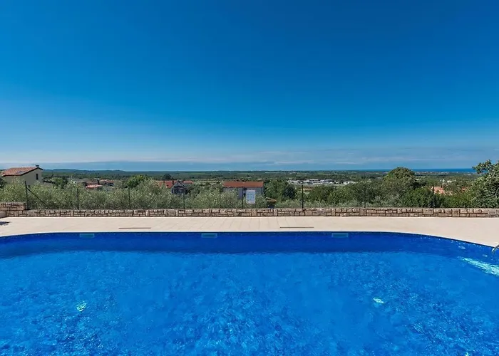 Viva With Shared Pool Kaštelir