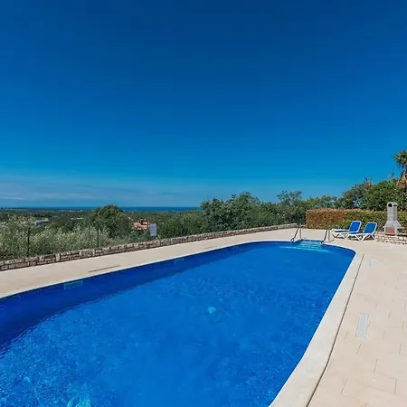 Lägenhet Viva With Shared Pool Kaštelir