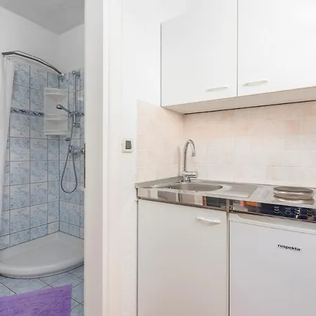 Apartment Viva With Shared Pool