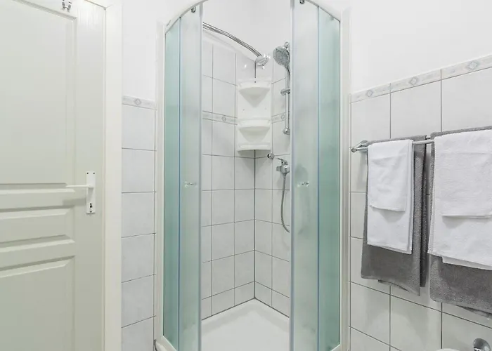 Viva With Shared Pool Appartement Kaštelir