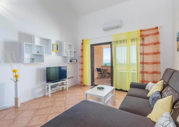 Viva With Shared Pool Kaštelir