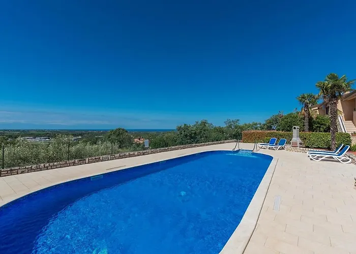 Appartement Viva With Shared Pool Kaštelir