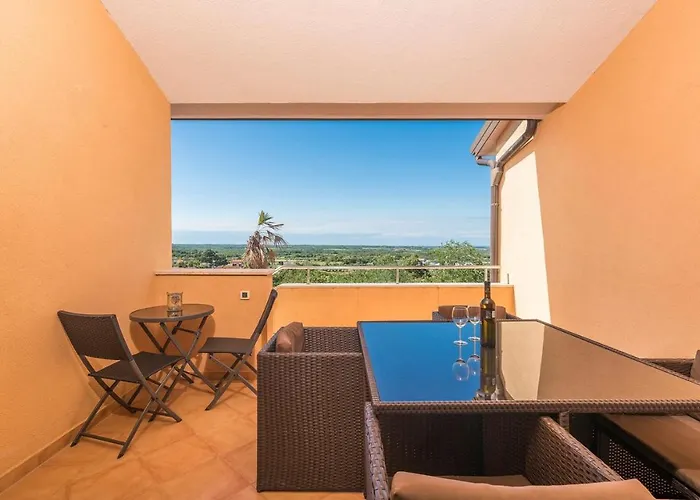 Appartement Viva With Shared Pool Kaštelir