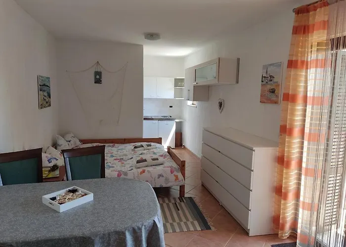 Viva With Shared Pool Appartement Kaštelir